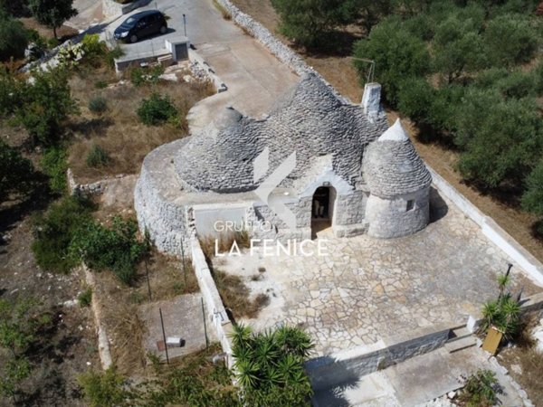 casa indipendente in vendita a Locorotondo