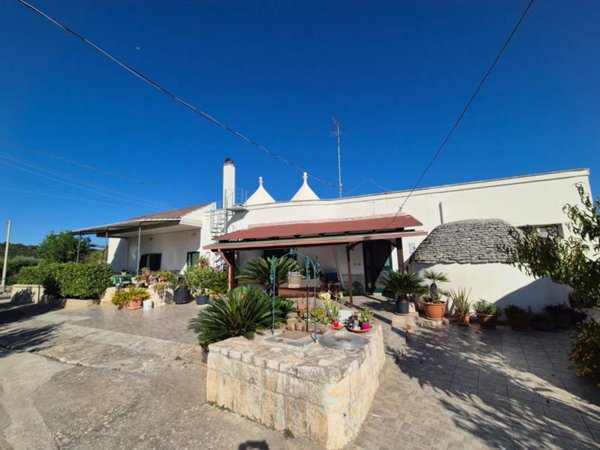 casa indipendente in vendita a Locorotondo