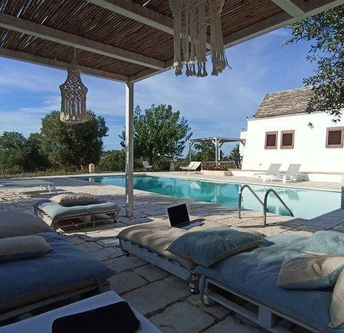 casa indipendente in vendita a Locorotondo