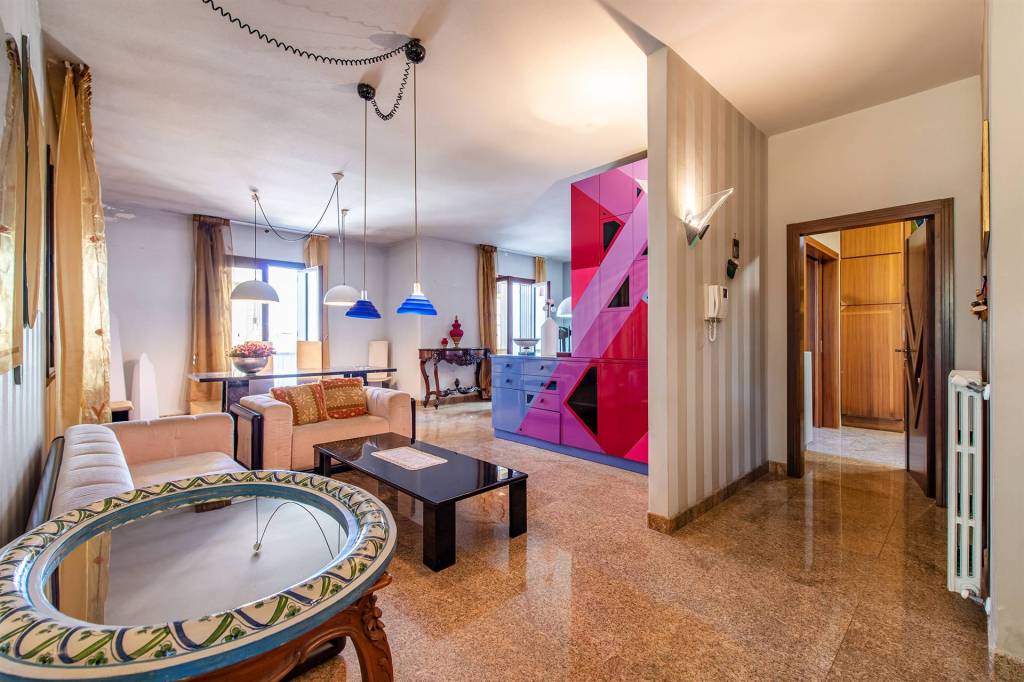 casa indipendente in vendita a Locorotondo