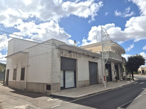 locale commerciale in vendita a Locorotondo