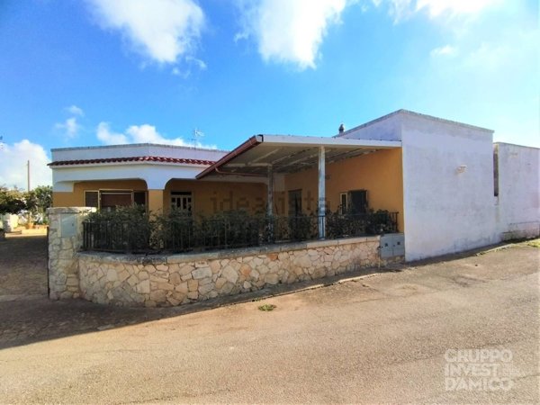 casa indipendente in vendita a Locorotondo