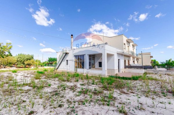 casa indipendente in vendita a Locorotondo