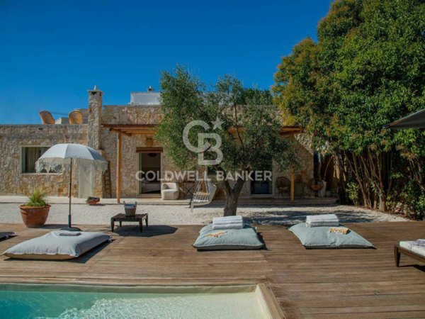 casa indipendente in vendita a Locorotondo