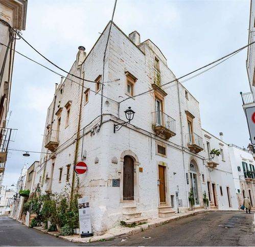 casa indipendente in vendita a Locorotondo