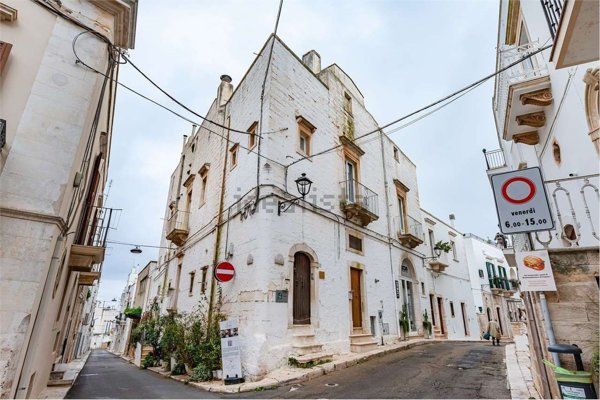 casa indipendente in vendita a Locorotondo