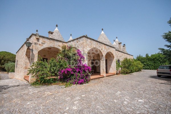 casa indipendente in vendita a Locorotondo