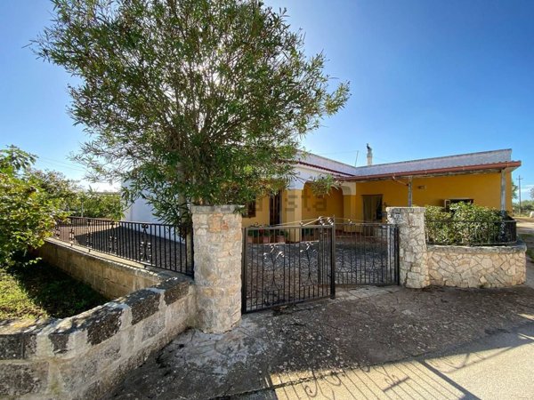 casa indipendente in vendita a Locorotondo