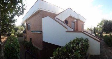 casa indipendente in vendita a Locorotondo
