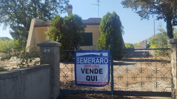 casa indipendente in vendita a Locorotondo
