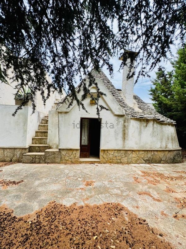 casa indipendente in vendita a Locorotondo