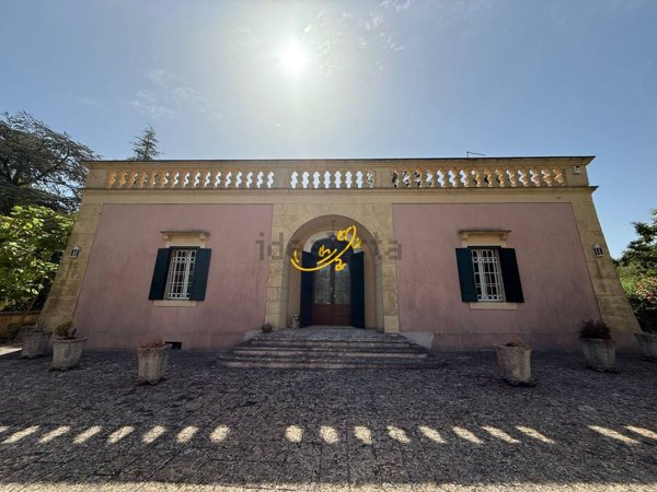casa indipendente in vendita a Locorotondo