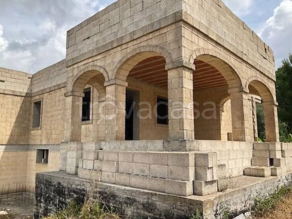casa indipendente in vendita a Locorotondo