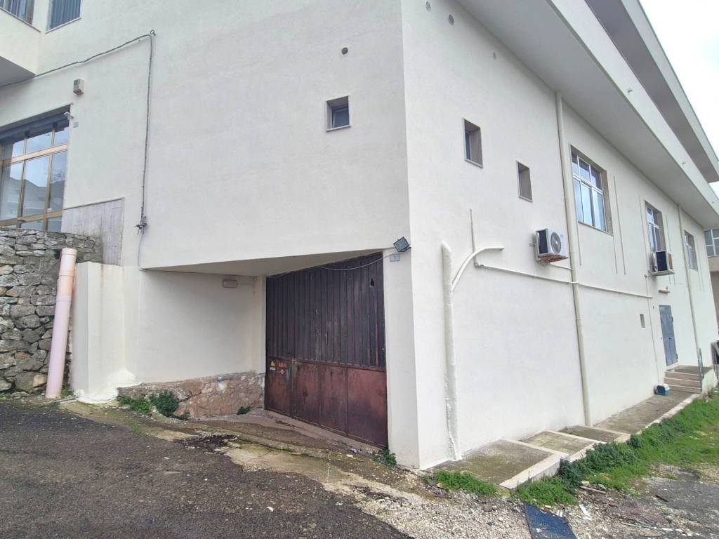 negozio in vendita a Locorotondo