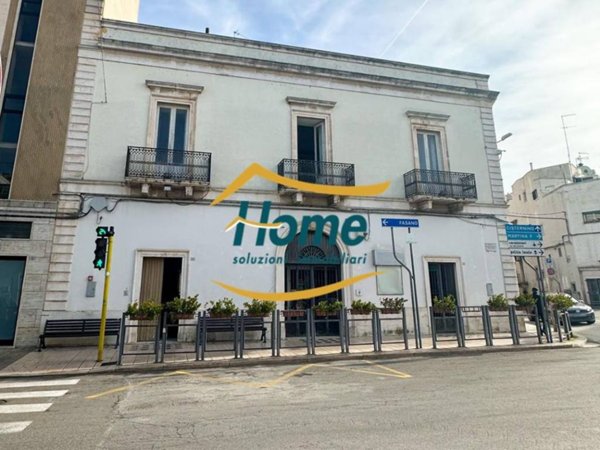 intera palazzina in vendita a Locorotondo