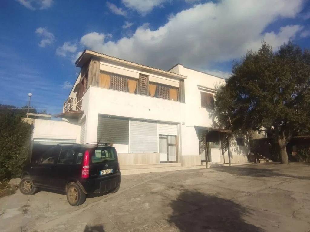 casa indipendente in vendita a Locorotondo
