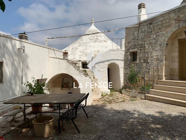 casa indipendente in vendita a Locorotondo