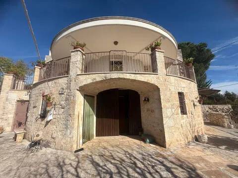 casa indipendente in vendita a Locorotondo