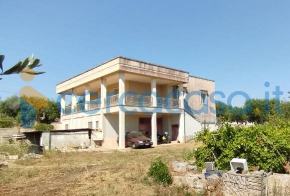 casa indipendente in vendita a Locorotondo
