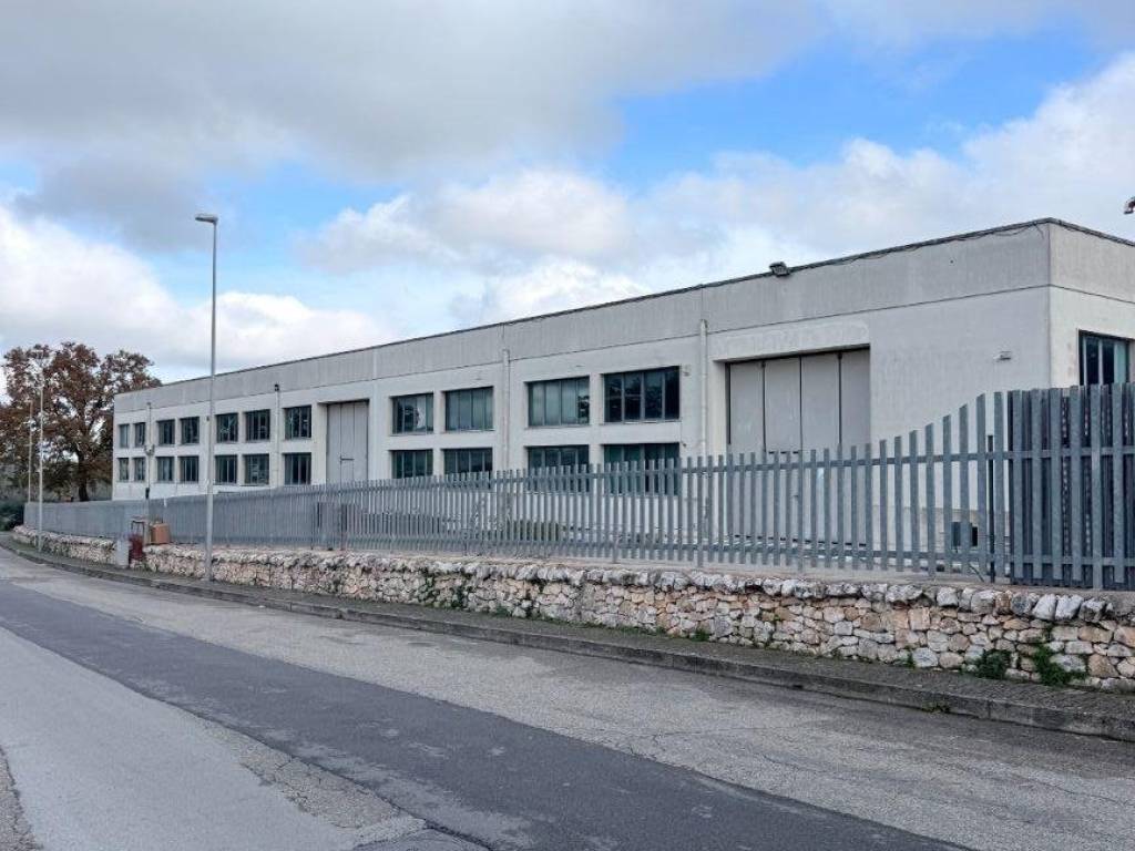 capannone in vendita a Locorotondo