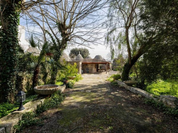 casa indipendente in vendita a Locorotondo