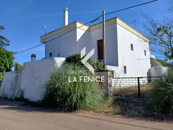 casa indipendente in vendita a Locorotondo