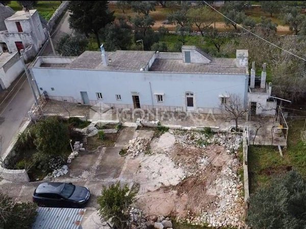 casa indipendente in vendita a Locorotondo