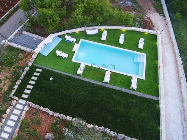 casa indipendente in vendita a Locorotondo