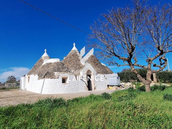 casa indipendente in vendita a Locorotondo