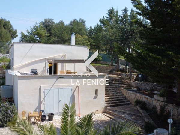 casa indipendente in vendita a Locorotondo