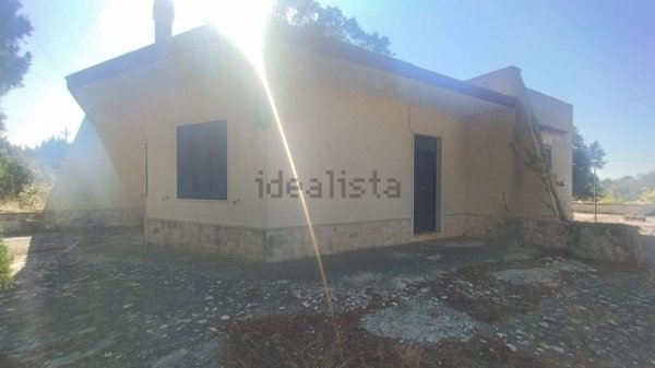 casa indipendente in vendita a Locorotondo