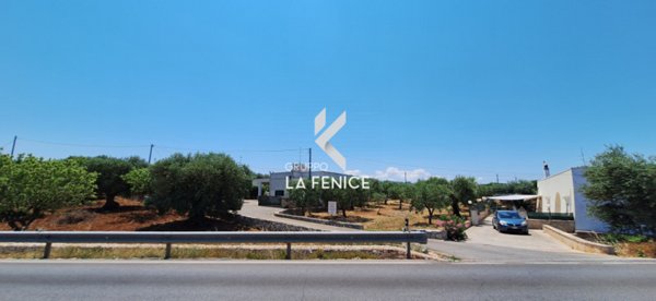 casa indipendente in vendita a Locorotondo