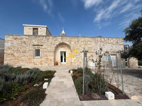 casa indipendente in vendita a Locorotondo