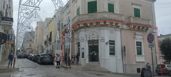 locale commerciale in vendita a Locorotondo