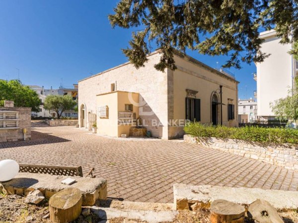 casa indipendente in vendita a Locorotondo