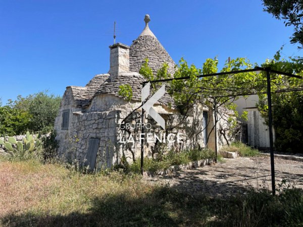 casa indipendente in vendita a Locorotondo