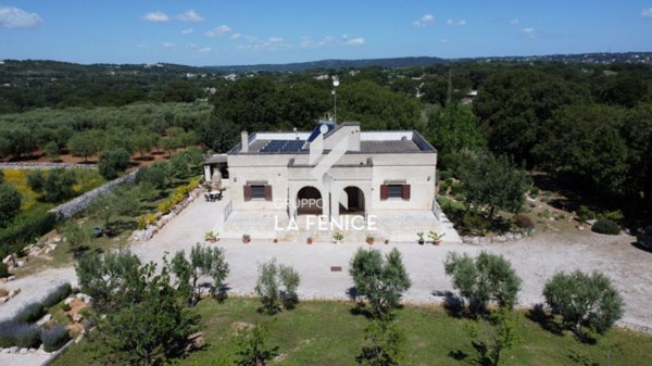 casa indipendente in vendita a Locorotondo