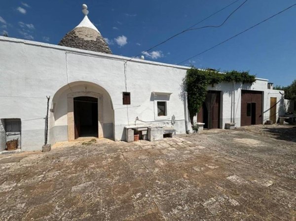 casa indipendente in vendita a Locorotondo