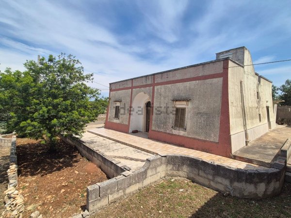 casa indipendente in vendita a Locorotondo