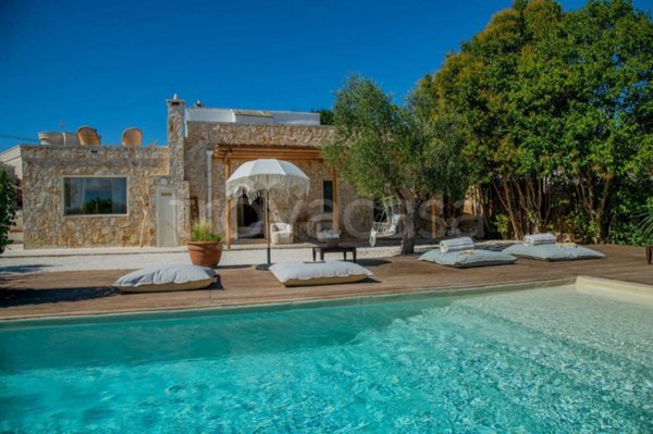 casa indipendente in vendita a Locorotondo in zona Trito