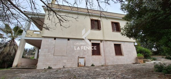 casa indipendente in vendita a Locorotondo in zona Trito