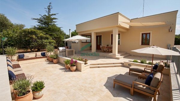 casa indipendente in vendita a Locorotondo
