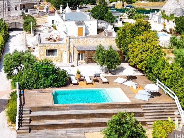 casa indipendente in vendita a Locorotondo