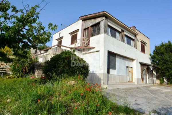 casa indipendente in vendita a Locorotondo