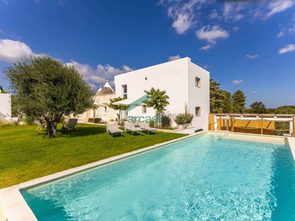 casa indipendente in vendita a Locorotondo