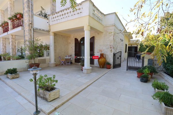 casa indipendente in vendita a Locorotondo