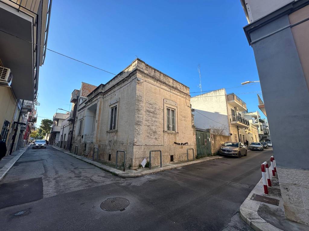 casa indipendente in vendita a Modugno