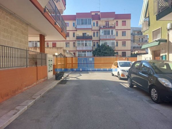 negozio in vendita a Modugno