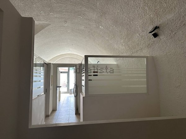 locale commerciale in vendita a Modugno