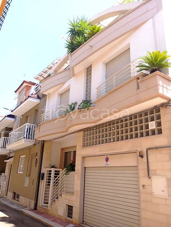 casa indipendente in vendita a Modugno